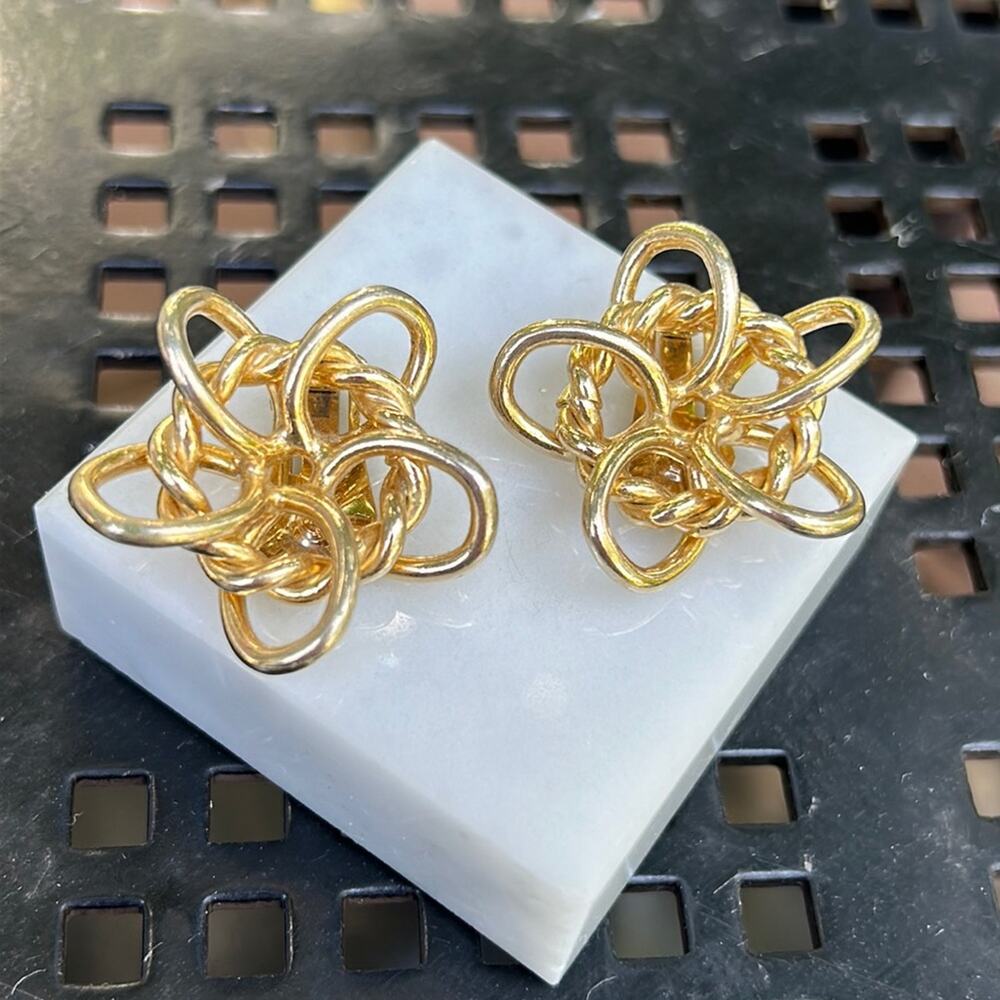 Vintage Coro Clip on Earrings #216 Gold Tone